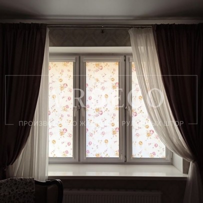 Кассетные рулонные шторы UNI 2 с тканью Болгарская роза розовый - Среднерогатская улица 20