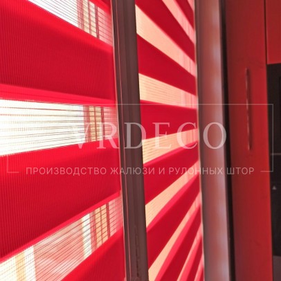 Кассетные рулонные шторы UNI 2 - Зебра с тканью Стандарт Красный фото 2
